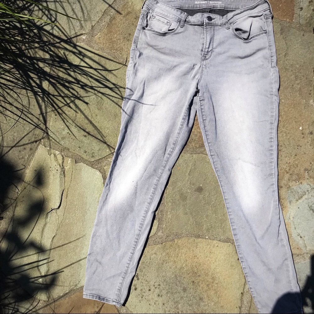 Stone Gray Rockstar Mid-Rise Old Navy Jeans!